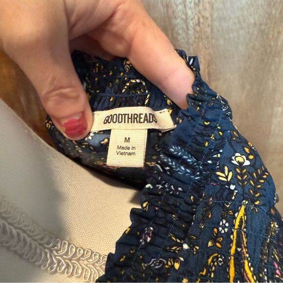 Goodthreads Smocked Ruffle Sleeveless Blouse Medium High Neck Navy Floral Multi - Picture 6 of 8